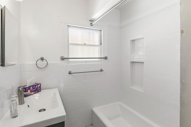 1908 27th St, Sacramento, CA 95816