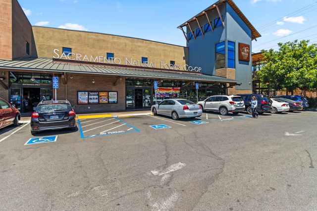 1908 27th St, Sacramento, CA 95816