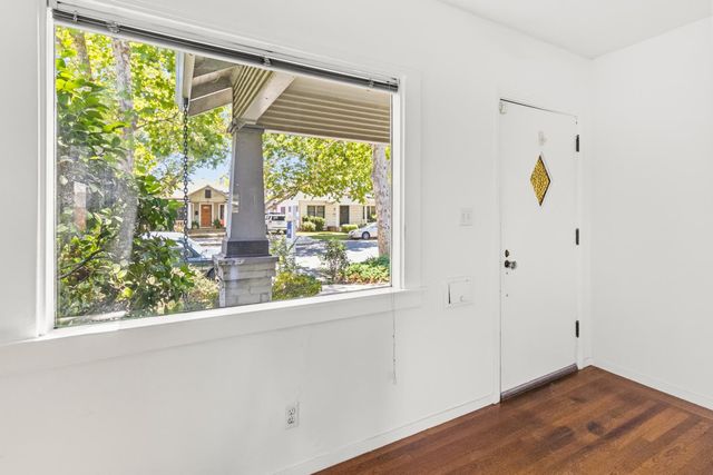 1908 27th St, Sacramento, CA 95816