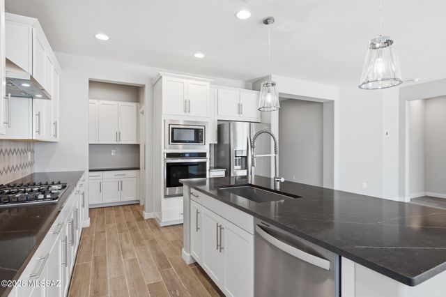 13852 E Silver Pine Trail, Vail, AZ 85641