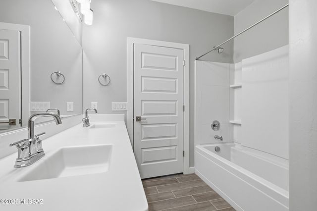 13852 E Silver Pine Trail, Vail, AZ 85641