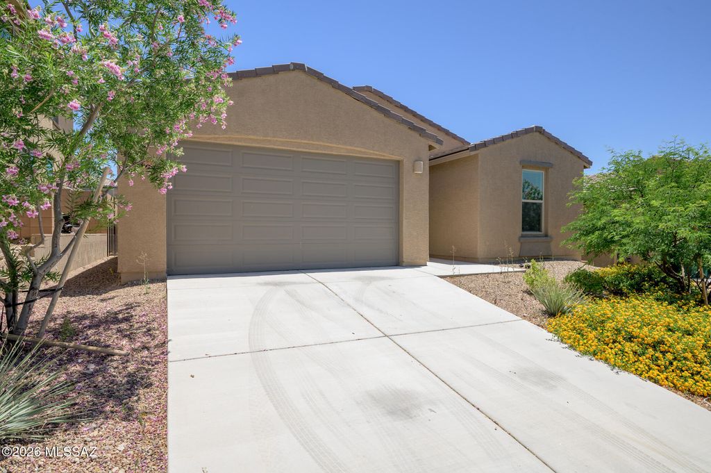 13852 E Silver Pine Trail, Vail, AZ 85641