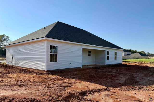 216 Sutton Dr., Perry, GA 31069