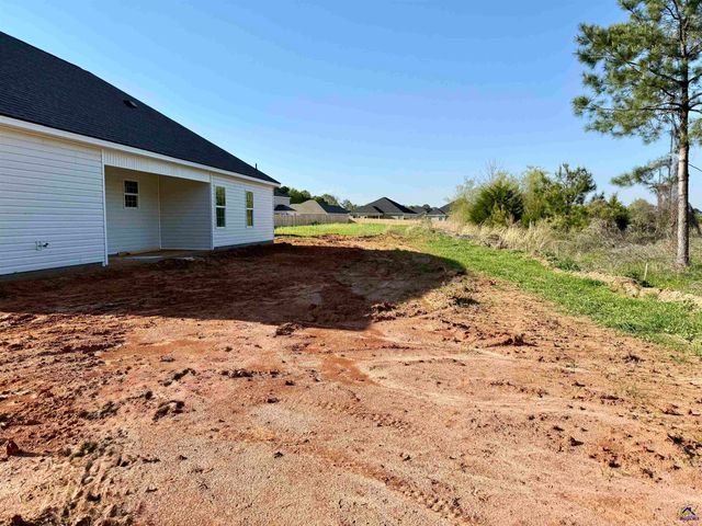 216 Sutton Dr., Perry, GA 31069