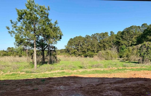 216 Sutton Dr., Perry, GA 31069