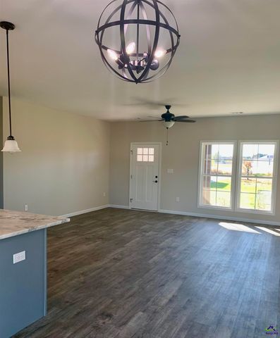 216 Sutton Dr., Perry, GA 31069