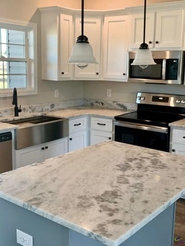 216 Sutton Dr., Perry, GA 31069