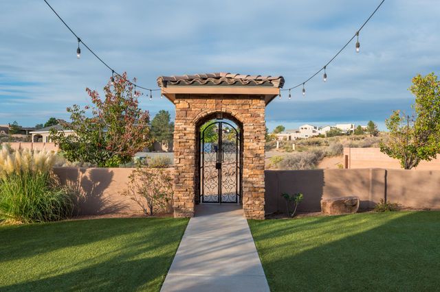 6917 Chapingo Road NE, Rio Rancho, NM 87144