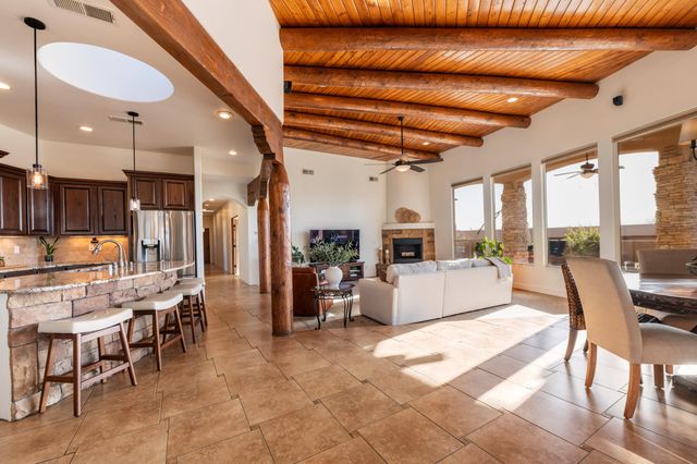 6917 Chapingo Road NE, Rio Rancho, NM 87144