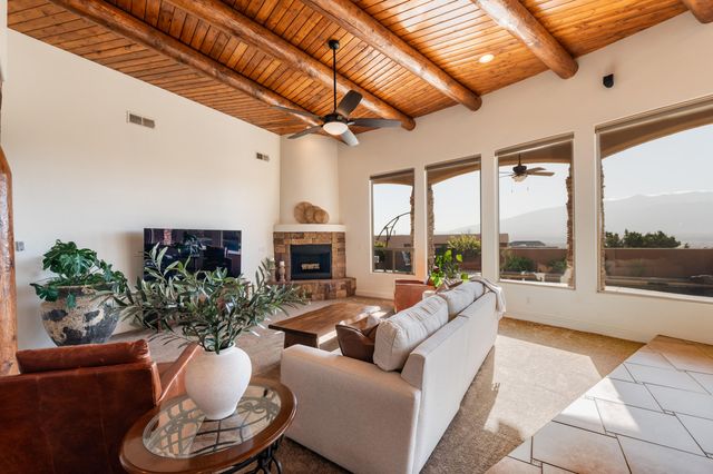 6917 Chapingo Road NE, Rio Rancho, NM 87144