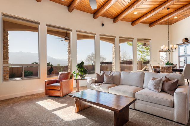 6917 Chapingo Road NE, Rio Rancho, NM 87144