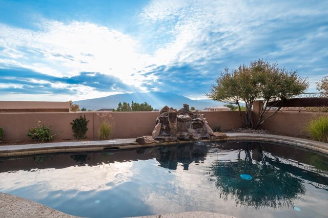 6917 Chapingo Road NE, Rio Rancho, NM 87144