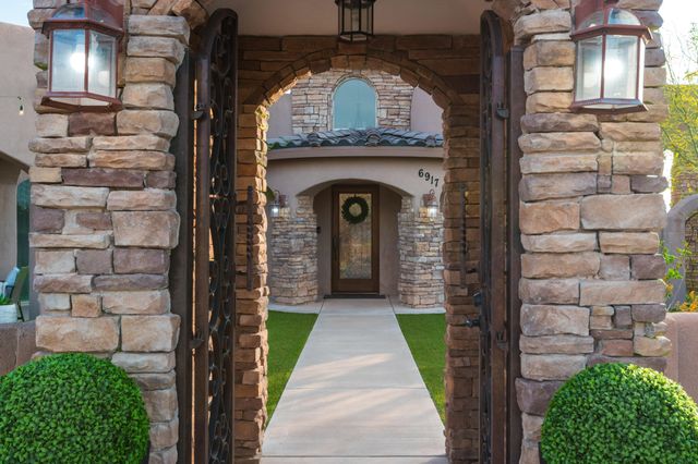 6917 Chapingo Road NE, Rio Rancho, NM 87144