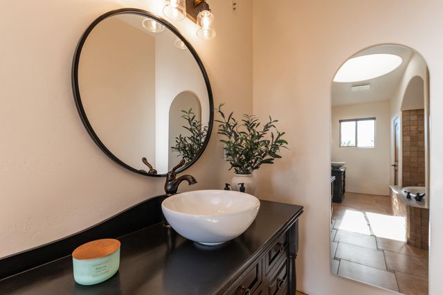 6917 Chapingo Road NE, Rio Rancho, NM 87144