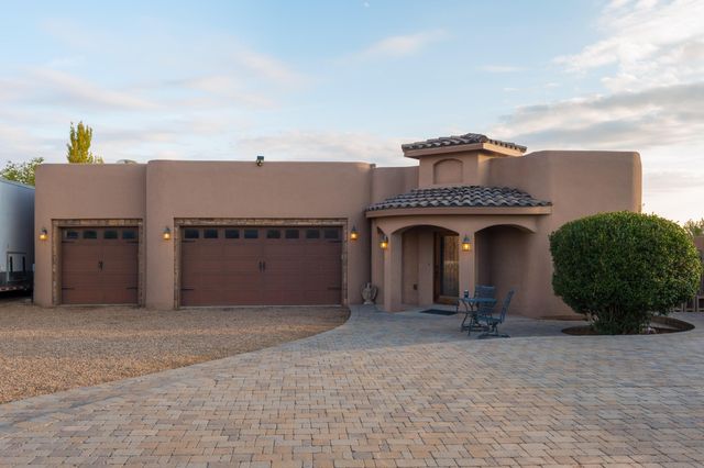 6917 Chapingo Road NE, Rio Rancho, NM 87144