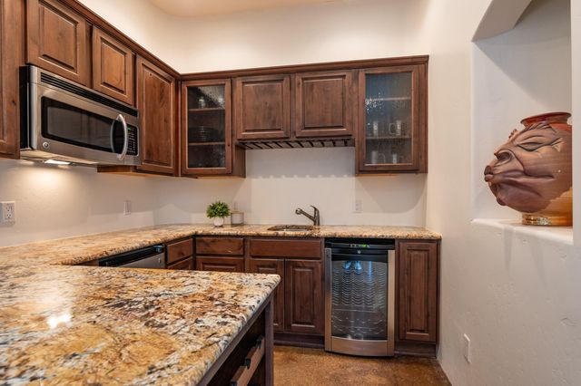 6917 Chapingo Road NE, Rio Rancho, NM 87144