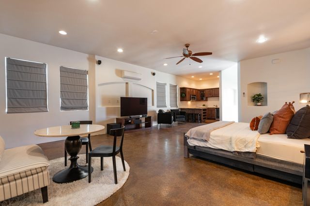 6917 Chapingo Road NE, Rio Rancho, NM 87144