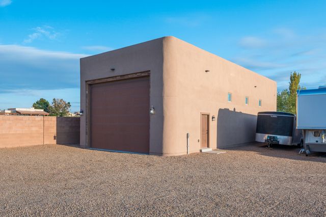 6917 Chapingo Road NE, Rio Rancho, NM 87144