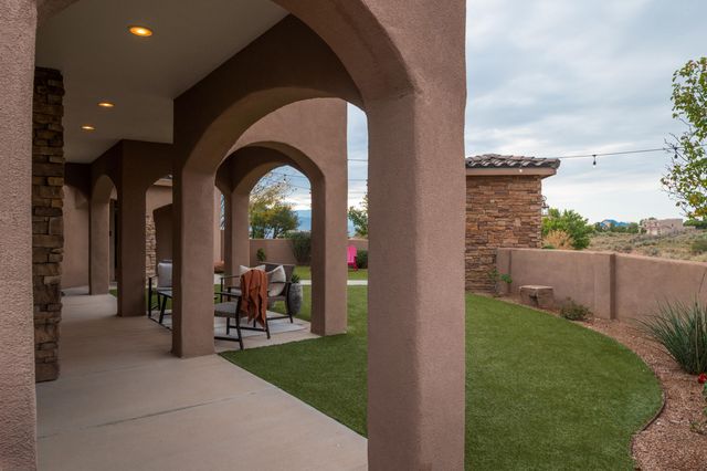 6917 Chapingo Road NE, Rio Rancho, NM 87144