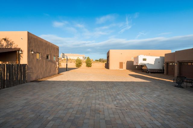 6917 Chapingo Road NE, Rio Rancho, NM 87144