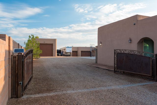 6917 Chapingo Road NE, Rio Rancho, NM 87144