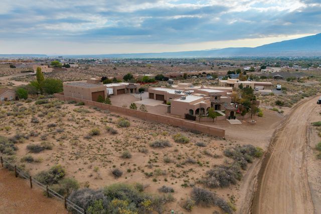 6917 Chapingo Road NE, Rio Rancho, NM 87144