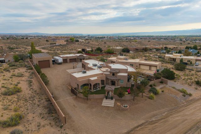 6917 Chapingo Road NE, Rio Rancho, NM 87144