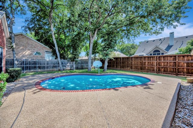 8444 Parkdale Drive, North Richland Hills, TX 76182