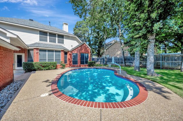 8444 Parkdale Drive, North Richland Hills, TX 76182