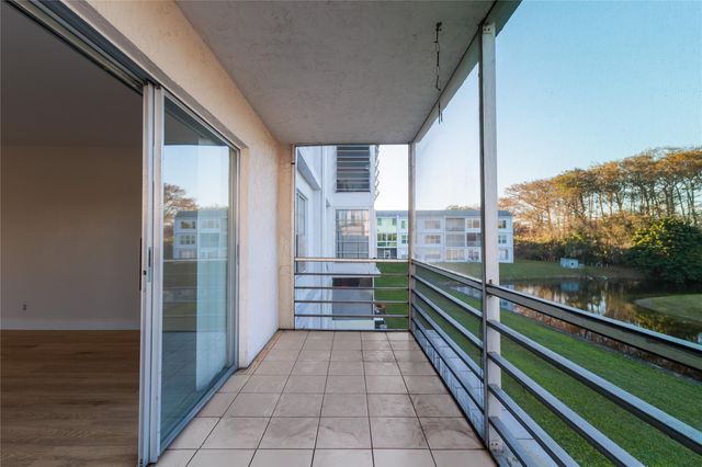 8205 NW 61st Street 218, Tamarac, FL 33321