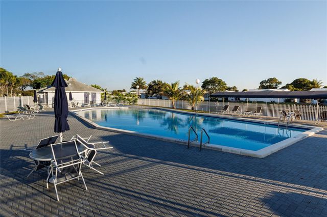 8205 NW 61st Street 218, Tamarac, FL 33321