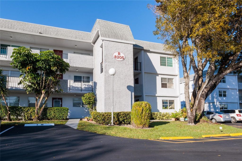 8205 NW 61st Street 218, Tamarac, FL 33321