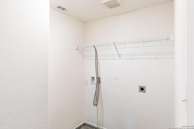 6503 Thorpe Hollow, Converse, TX 78109