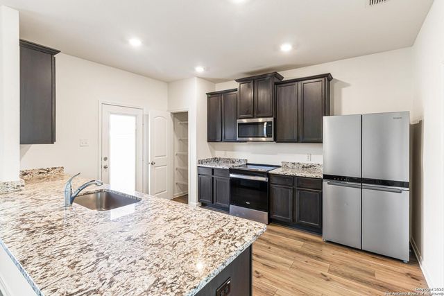 6503 Thorpe Hollow, Converse, TX 78109