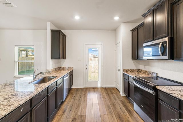 6503 Thorpe Hollow, Converse, TX 78109