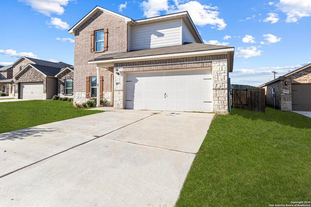 6503 Thorpe Hollow, Converse, TX 78109