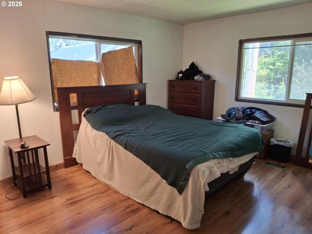 69127 WILDWOOD Rd 46, North Bend, OR 97459