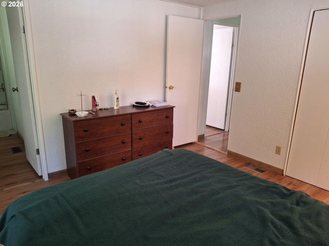 69127 WILDWOOD Rd 46, North Bend, OR 97459