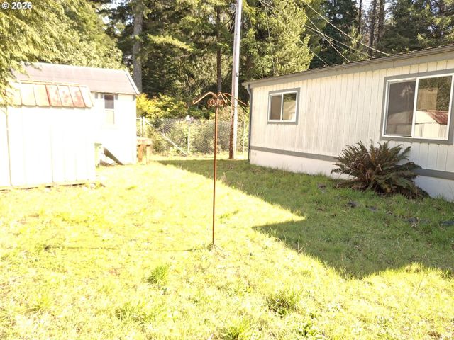 69127 WILDWOOD Rd 46, North Bend, OR 97459