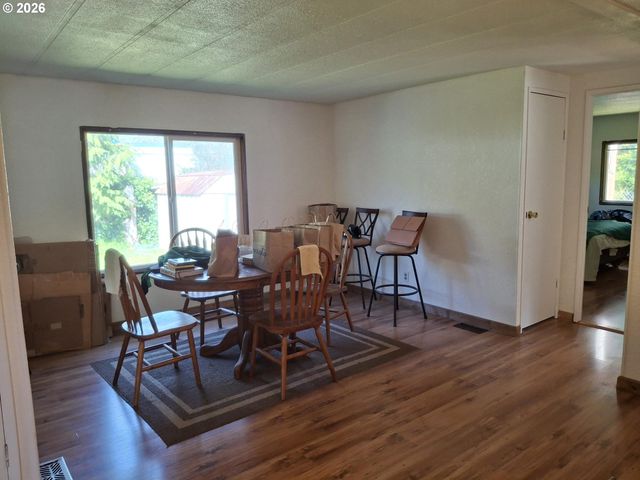 69127 WILDWOOD Rd 46, North Bend, OR 97459