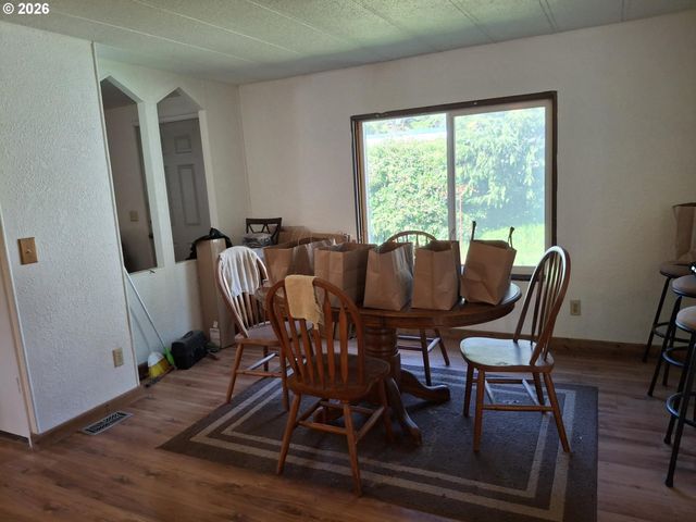 69127 WILDWOOD Rd 46, North Bend, OR 97459