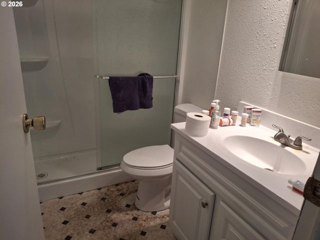 69127 WILDWOOD Rd 46, North Bend, OR 97459