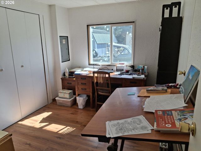 69127 WILDWOOD Rd 46, North Bend, OR 97459