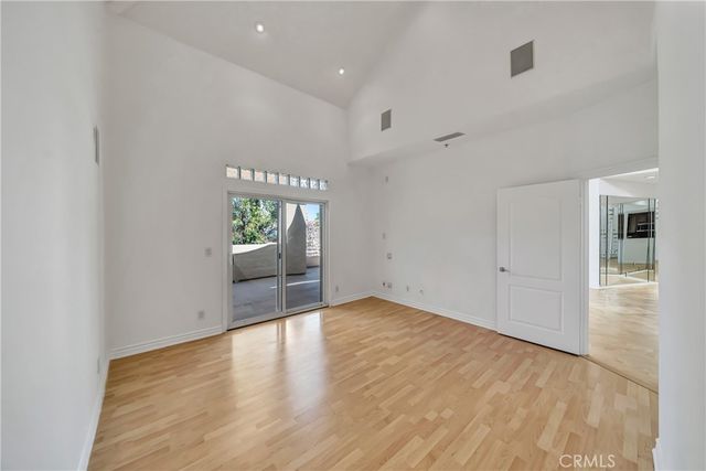 4477 Woodman Avenue 305, Sherman Oaks, CA 91423