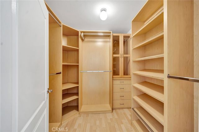 4477 Woodman Avenue 305, Sherman Oaks, CA 91423