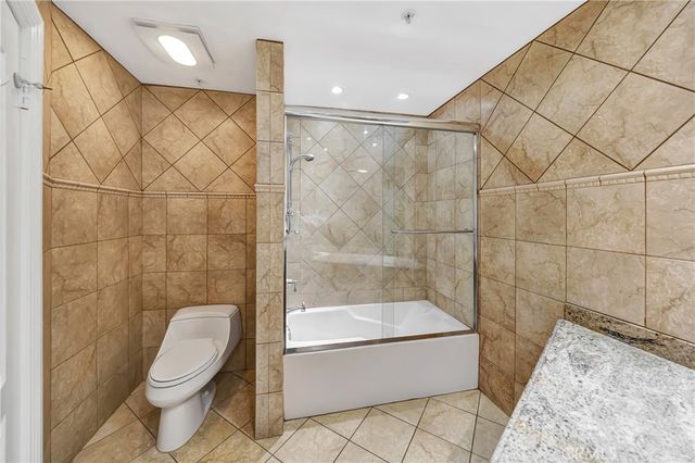 4477 Woodman Avenue 305, Sherman Oaks, CA 91423