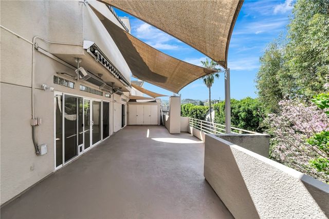 4477 Woodman Avenue 305, Sherman Oaks, CA 91423