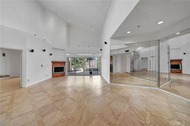 4477 Woodman Avenue 305, Sherman Oaks, CA 91423