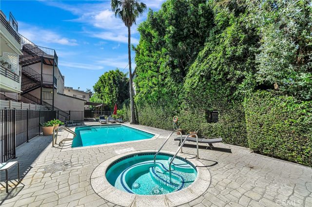 4477 Woodman Avenue 305, Sherman Oaks, CA 91423