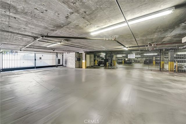 4477 Woodman Avenue 305, Sherman Oaks, CA 91423